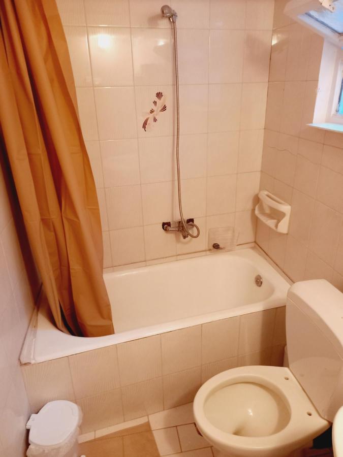 Στην Αυλή Της Ράχης Apartment Kalamata Exterior photo