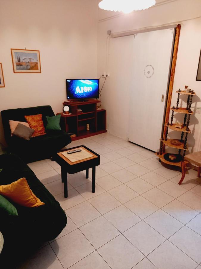 Στην Αυλή Της Ράχης Apartment Kalamata Exterior photo