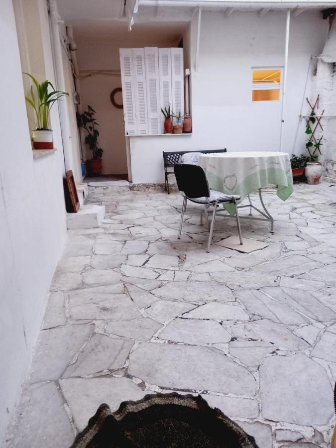 Στην Αυλή Της Ράχης Apartment Kalamata Exterior photo